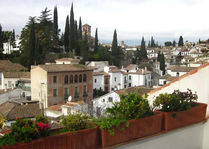 Solar Montesclaros Hotel *